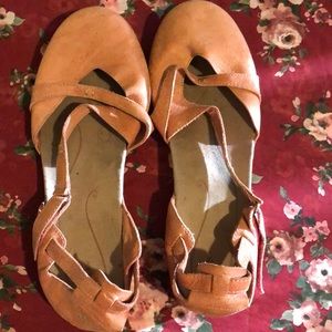 Ahnu women’s shoe size 11